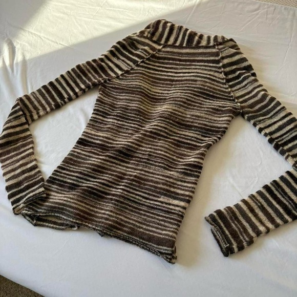 sweater - Picture 5 of 5